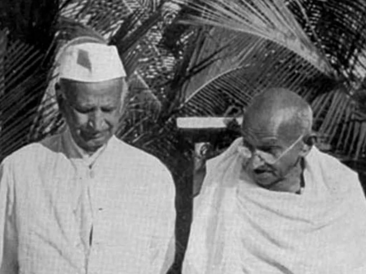 Gandhi ji with thakkar bapa