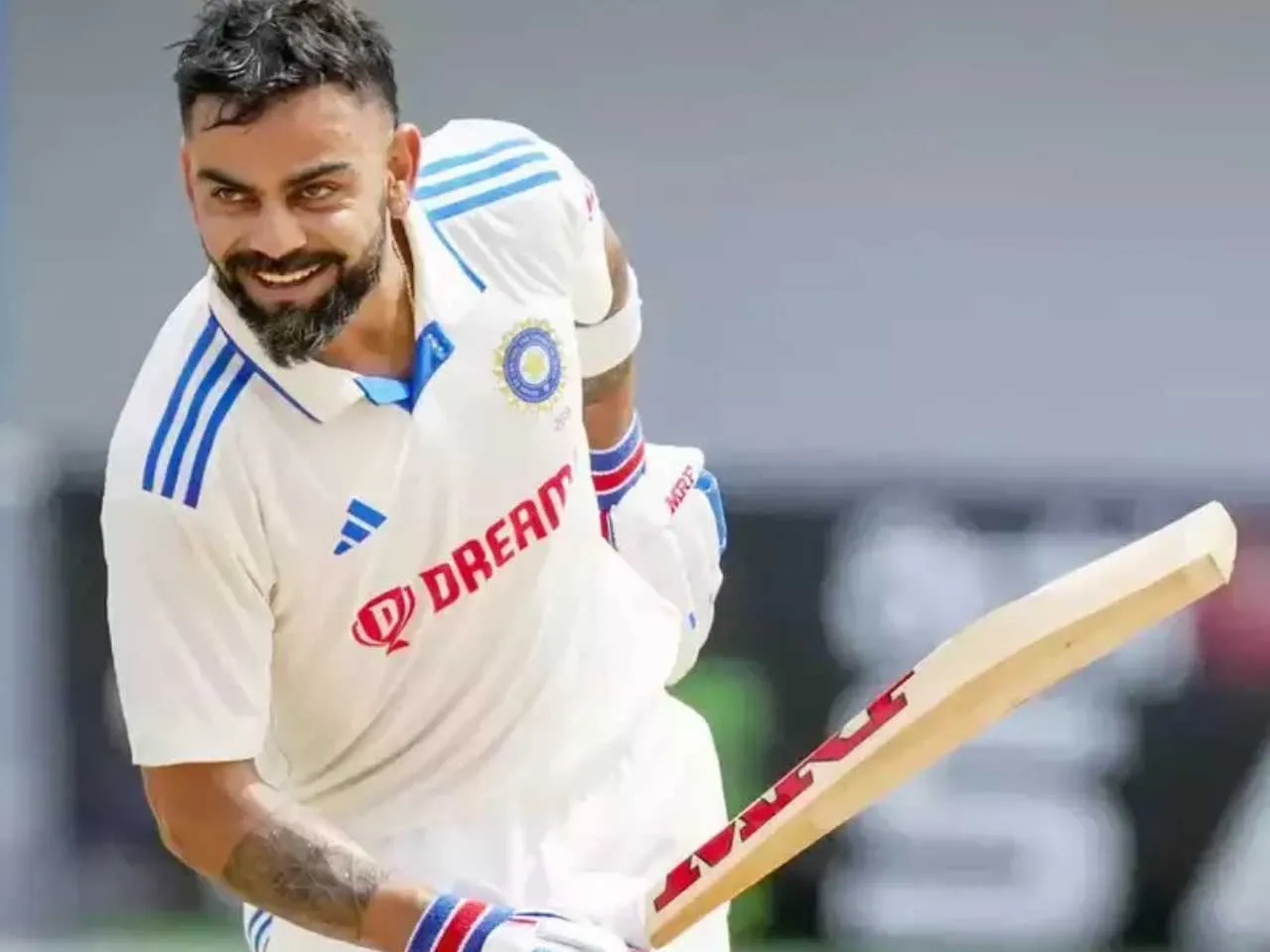 Virat kohli celebrating his century