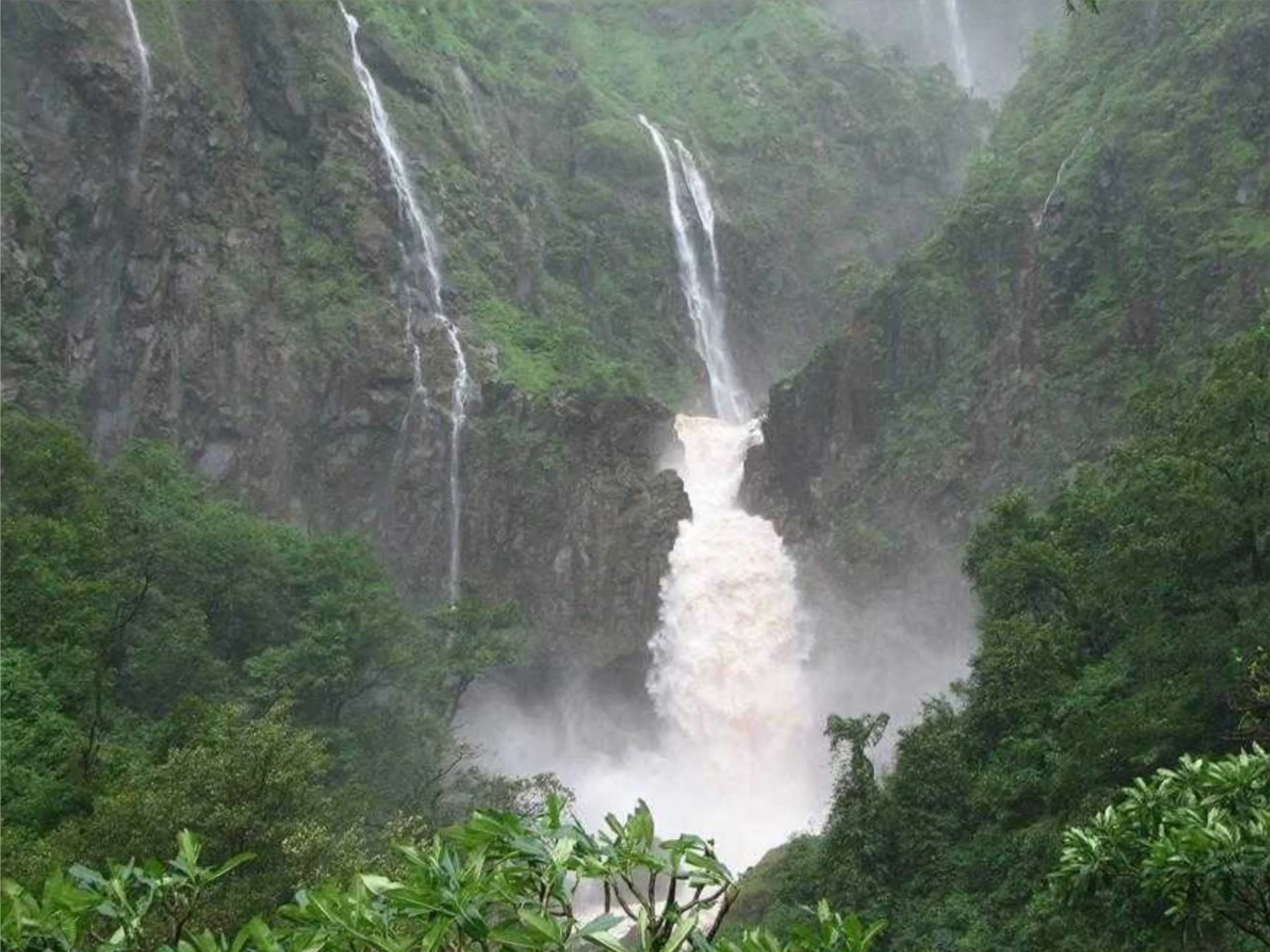 dhobi falls mahabaleshwar
