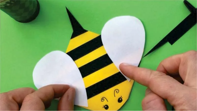Craft Time: How to Create a Bee Corner Bookmark