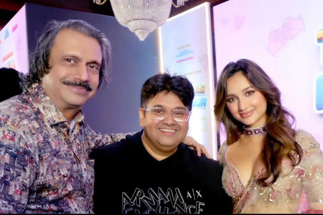 Dir Milap Zaveri (centre ) with Chaitanya Padukone and Akanksha