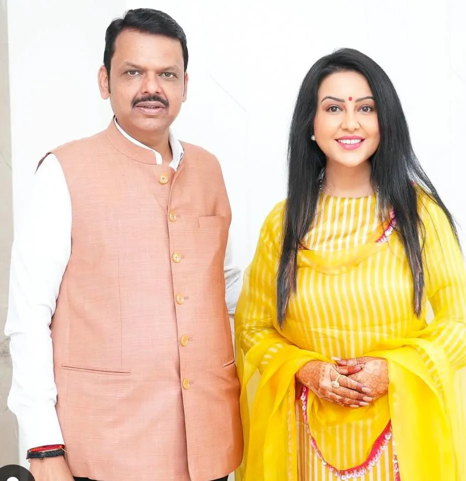 CM Shri Devendra Fadnavis- jee aur Mrs Amruta D. Fadnavis-jee