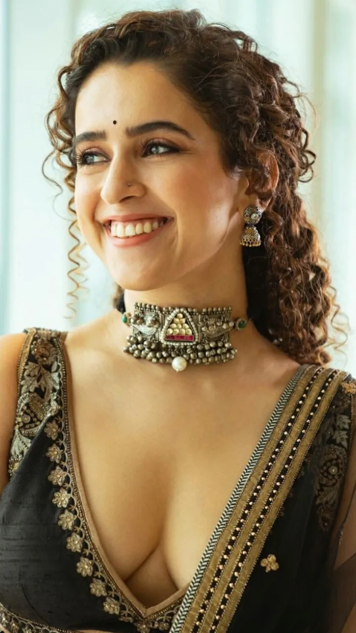 Sanya Malhotra Dance Reel on Aankh Wins Hearts Online (7)