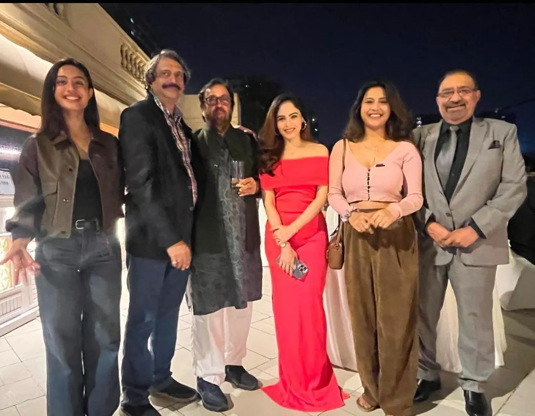 Dir.Pankaj Parashar  and Ashok Tyagi with Chaitanya Padukone, celeb heroines Prasanna B, Mallobika B and Jaya B