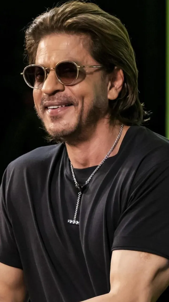 Abhijeet Bhattacharya's revelation - Many stars used to call Shahrukh 'Hakala' (7)