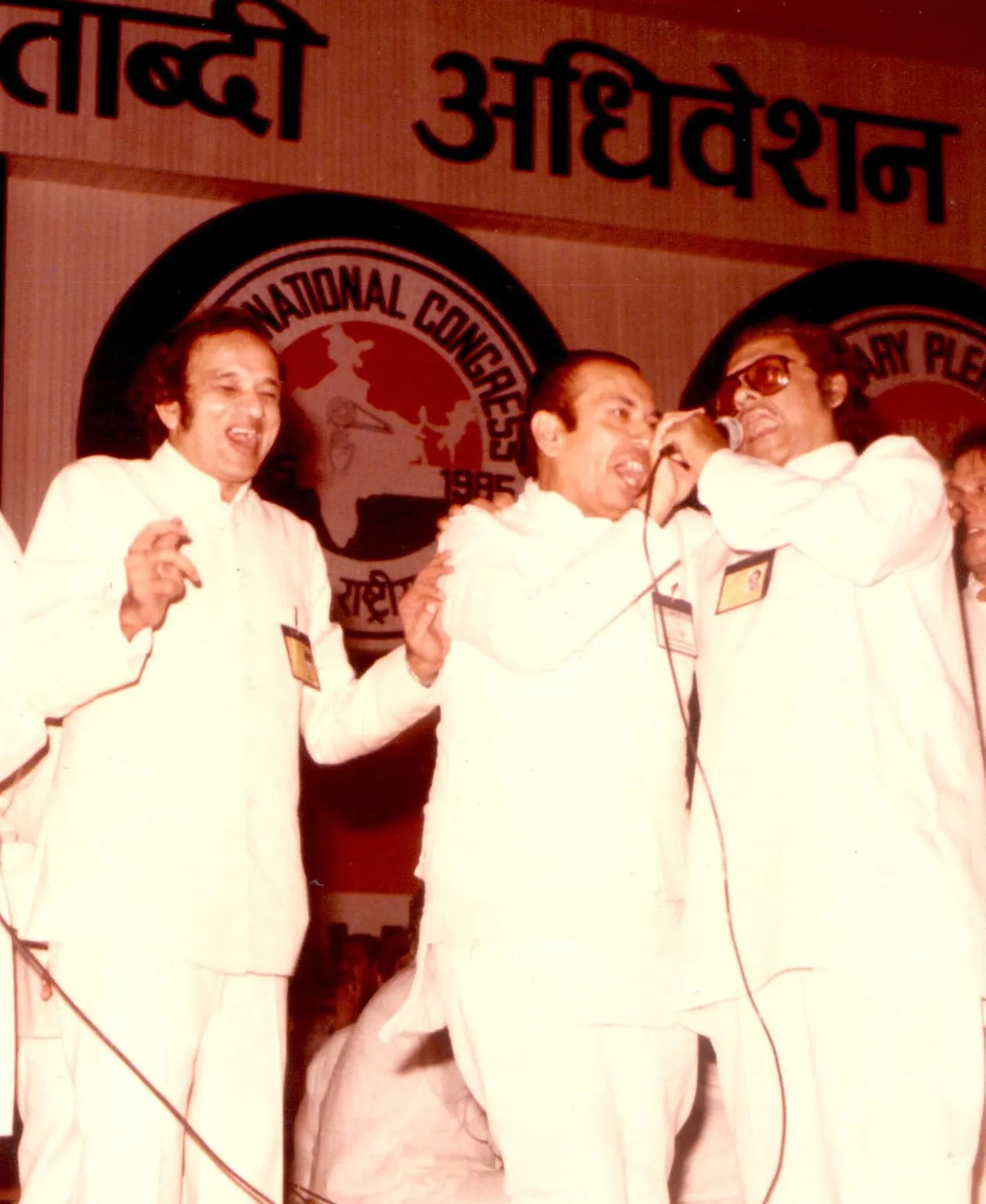 Mahendra Kapoor with Kishore Kumar & Kalyanji
