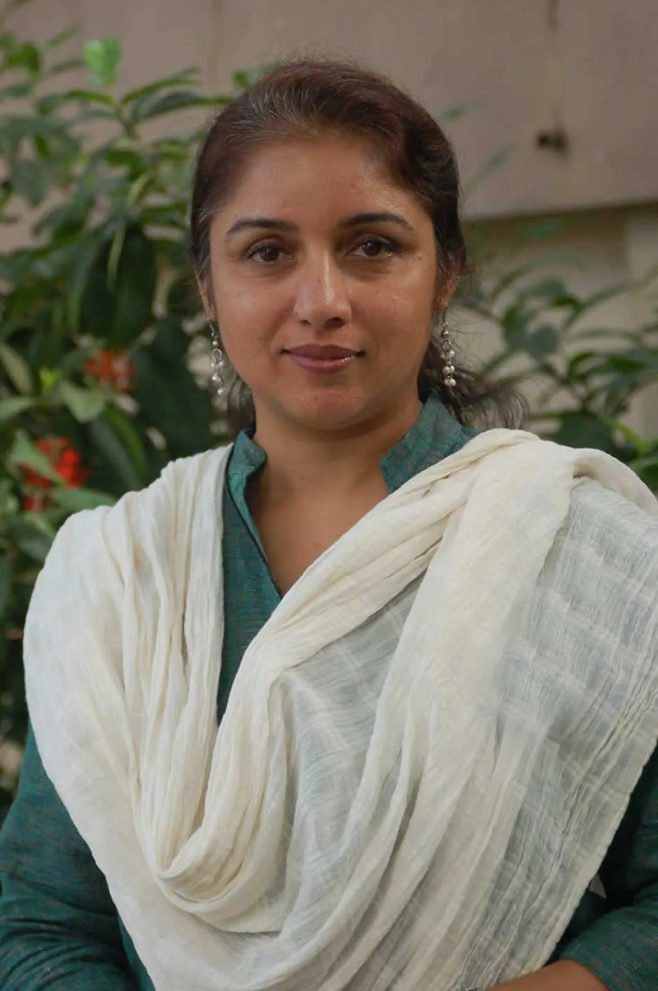 घ 