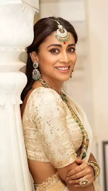 फ 