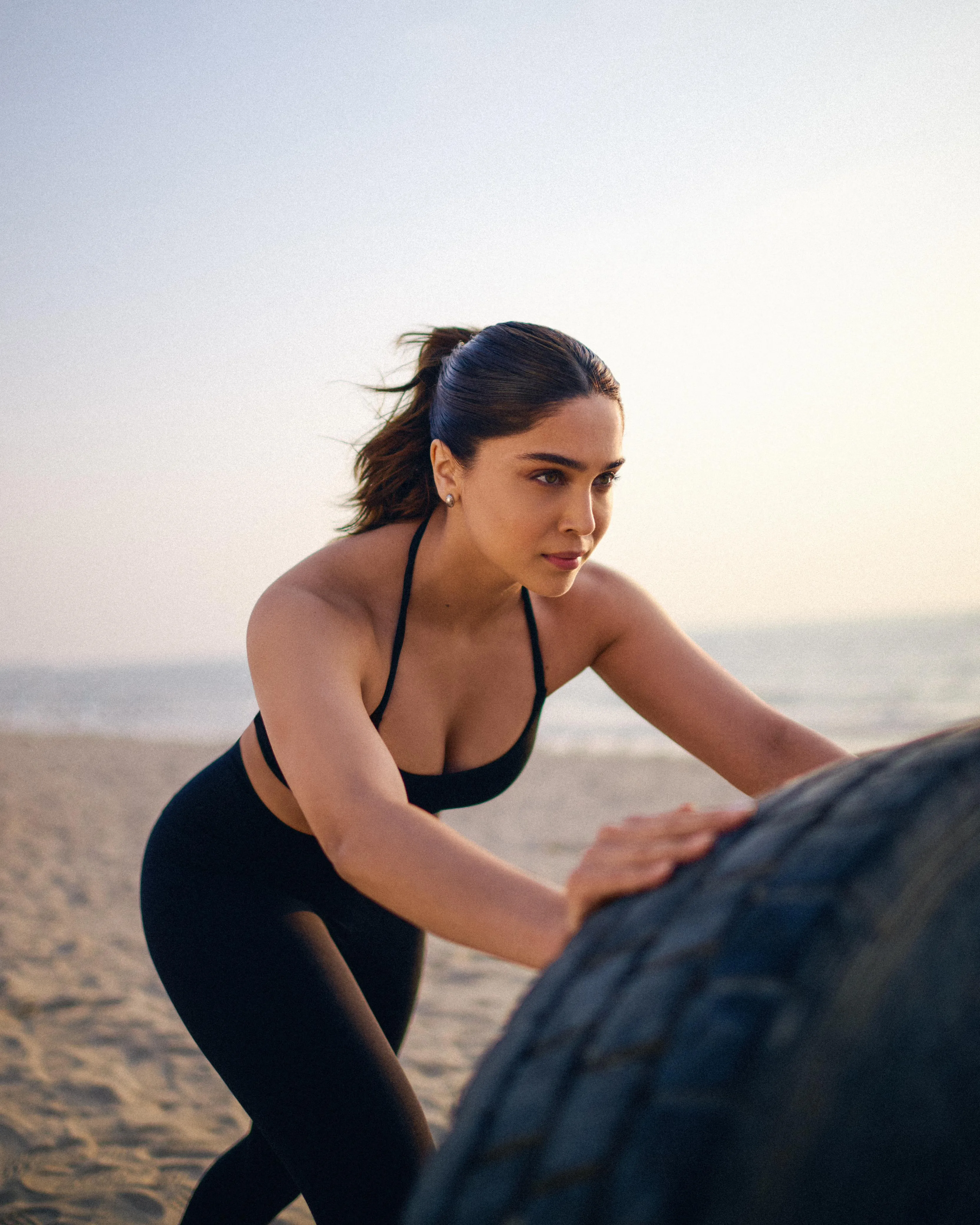 Sharvari flips tyres on a beach, prepares for another intense Alpha action schedule!