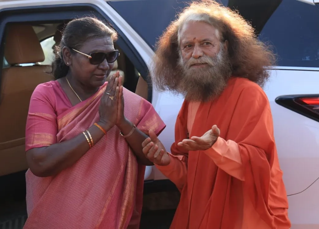 Divine welcome to the President of India Droupadi Murmu ji on the divine land of Maha Kumbh