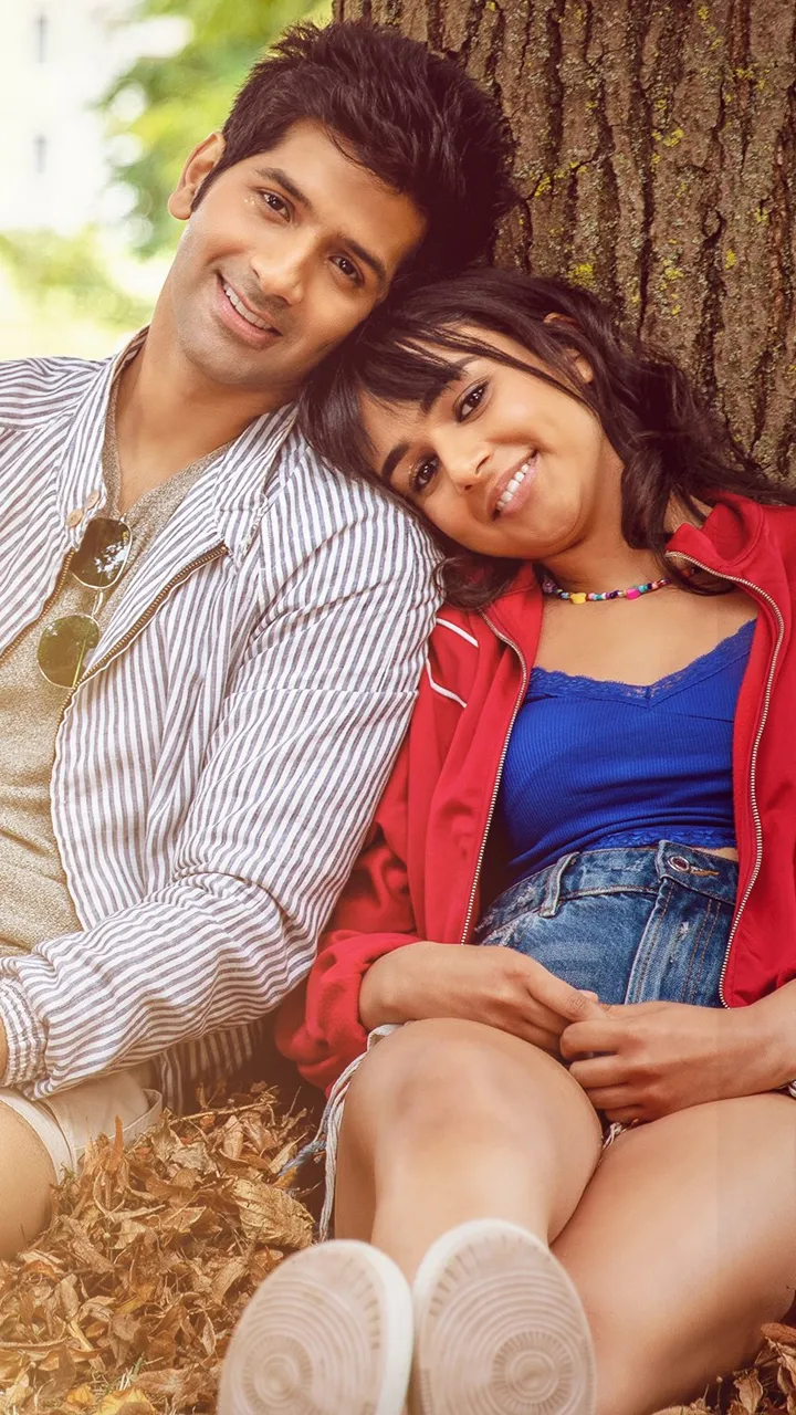 Watch Bobby Aur Rishi Ki Love Story on Disney Hotstar to know more (9)