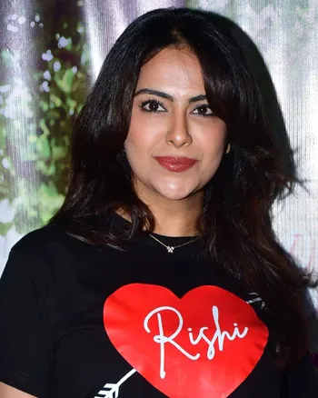 There was a star-studded gathering at the screening of Bobby Aur Rishi Ki Love Story