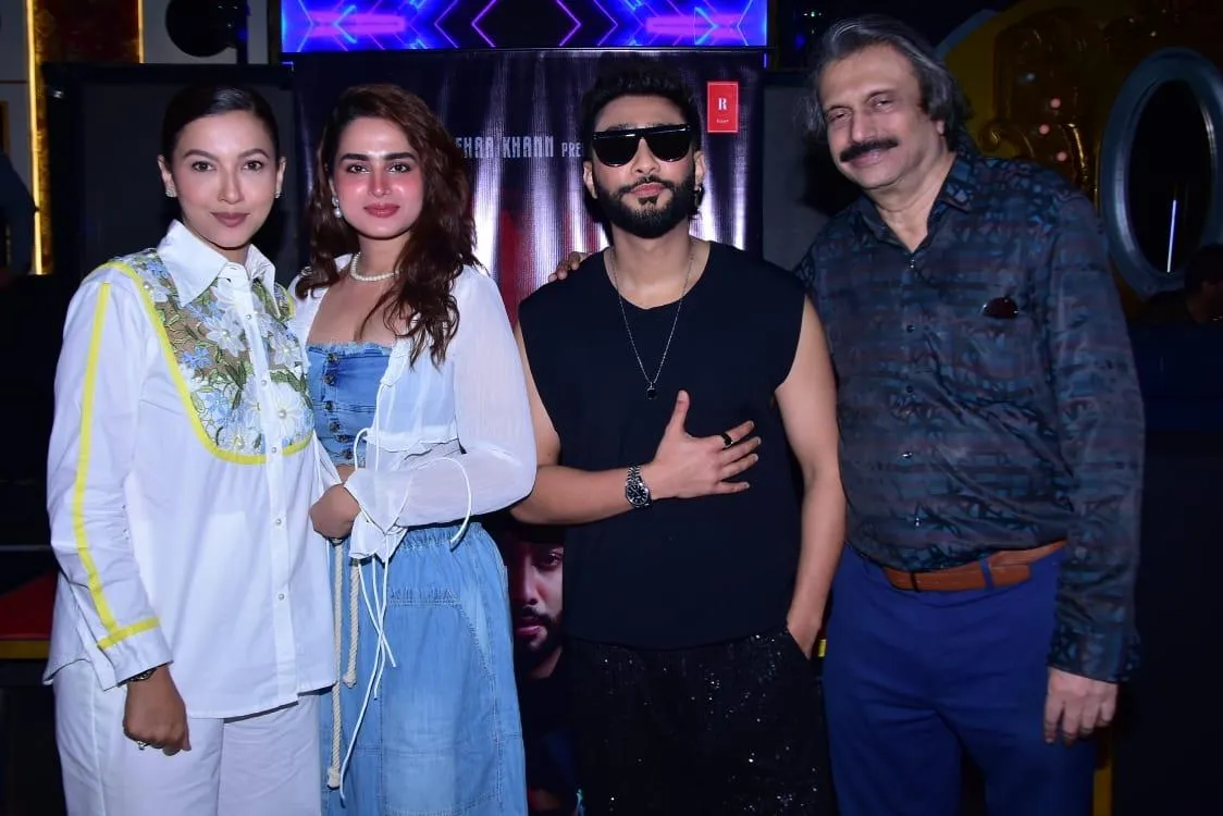 Gauahar Khan, Ayesha Khan, Zaid Darbar with Chaitanya Padukone