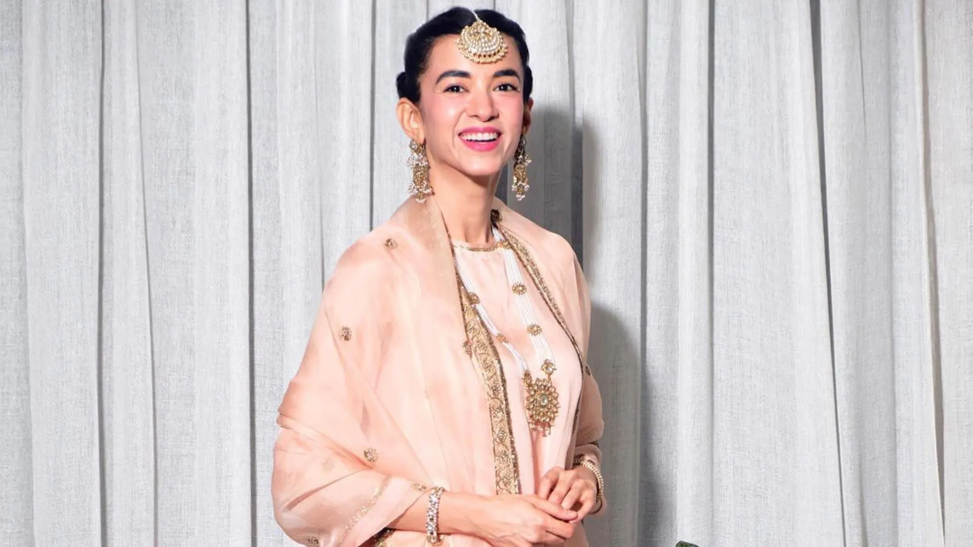 saba azad