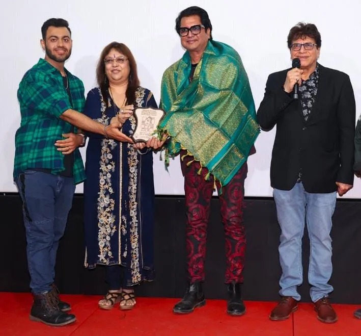 International celeb guests applaud talented actor Daniel as he debuts with hit-banger video Tick Tock Dreams directed by Nileish Malhotra (1)