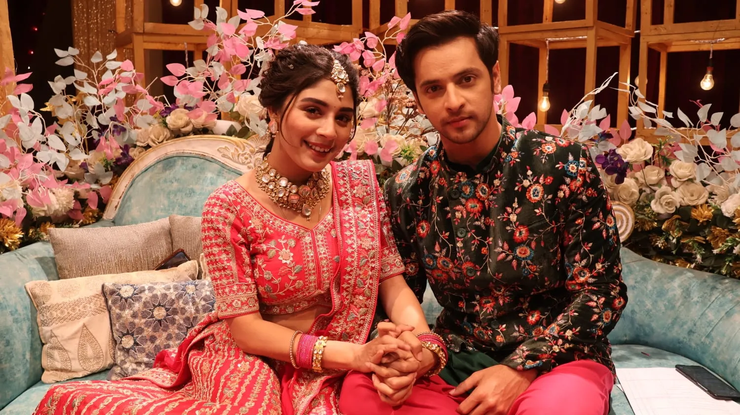 Anupamaa Episode Update Mehendi Mein Mahfil Saj Gayi! Raahi Prem and Anupamaa make you go awestroke