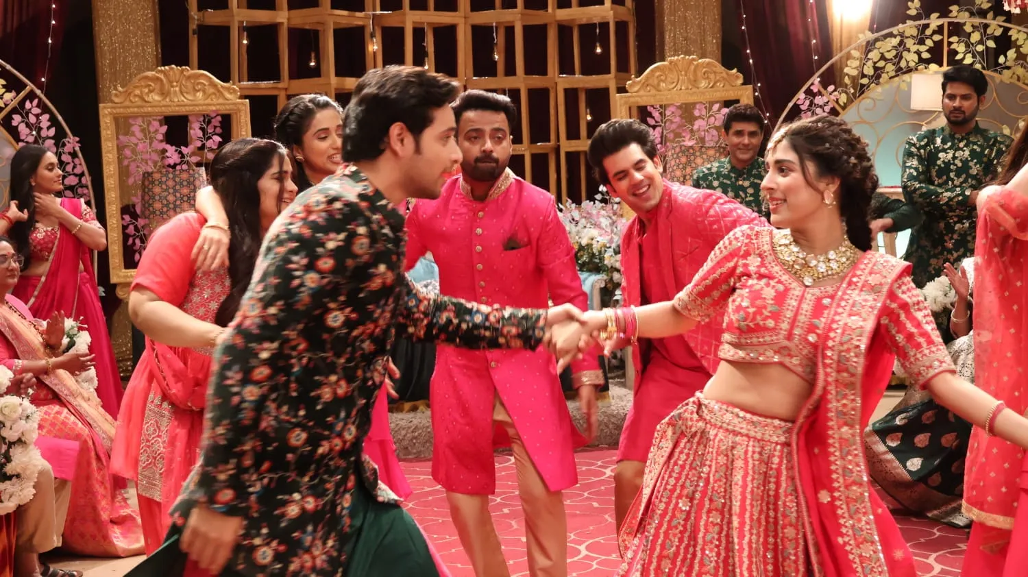 Anupamaa Episode Update Mehendi Mein Mahfil Saj Gayi! Raahi Prem and Anupamaa make you go awestroke