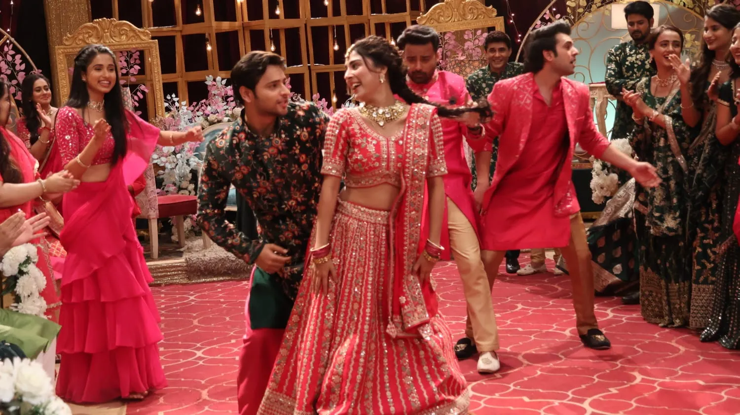 Anupamaa Episode Update Mehendi Mein Mahfil Saj Gayi! Raahi Prem and Anupamaa make you go awestroke