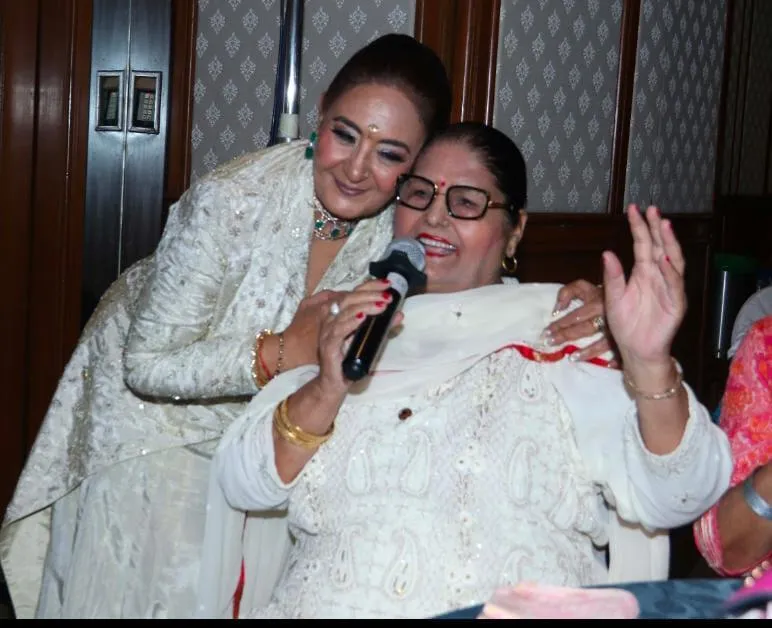 Jaspinder Kaur with Janak Rani ( Kapil Sharma's mother)