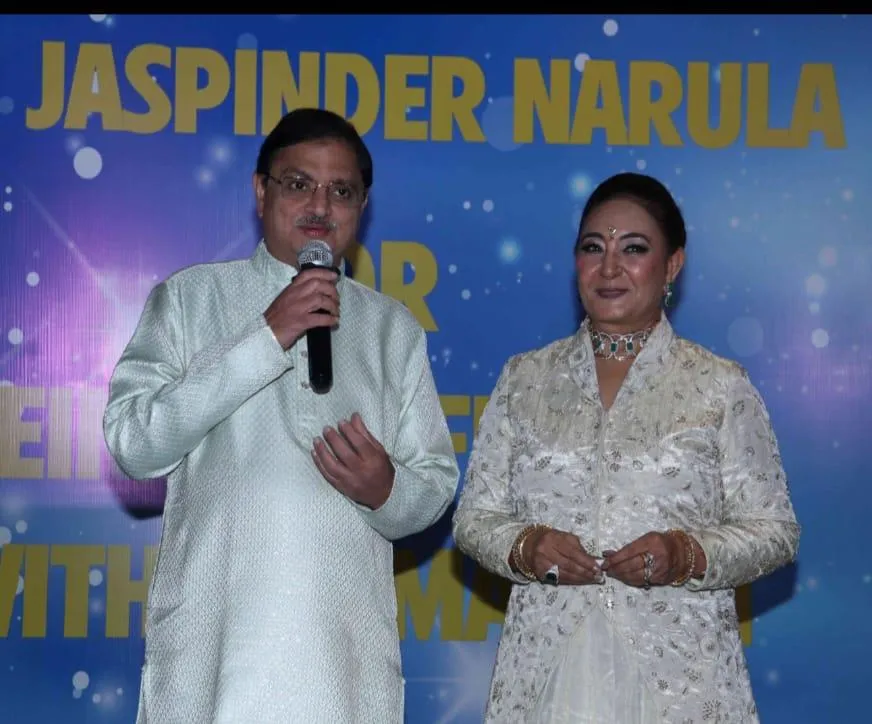 Sanjay Tandon ( CEO-ISAMRA) on stage with Jaspinder Narula