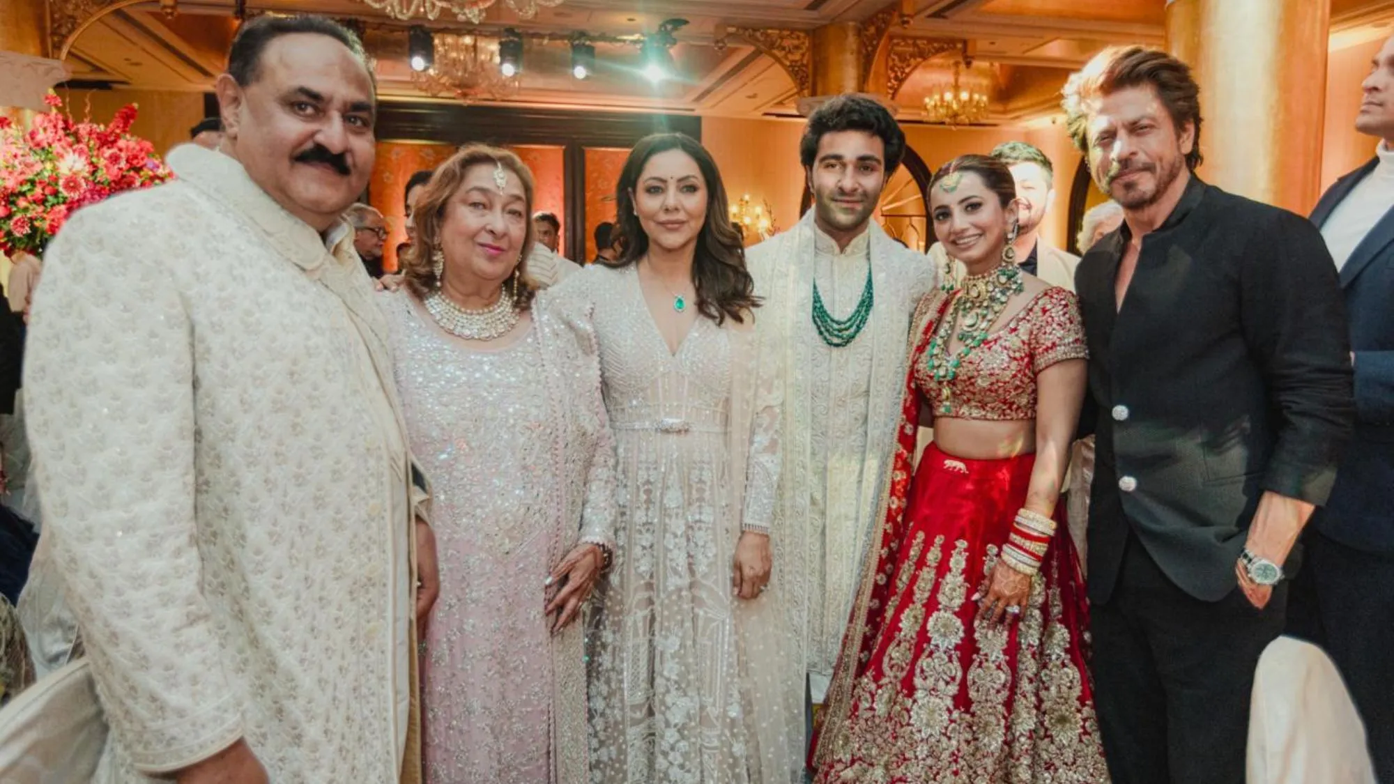 shah rukh khan and aadar jain family