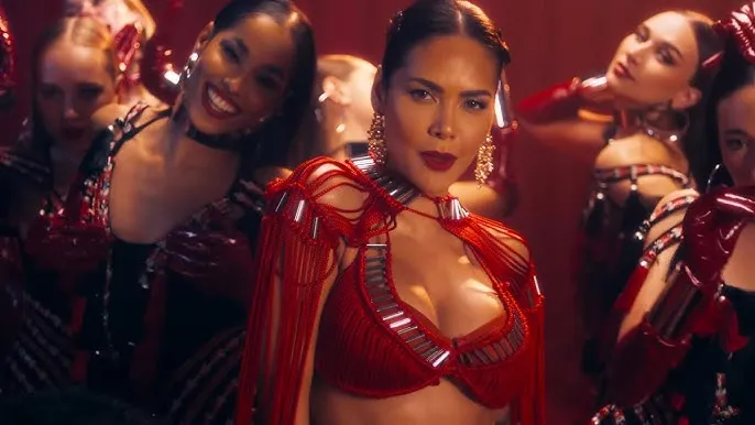  Esha Gupta Reacts to Honey Singh new song Maniac