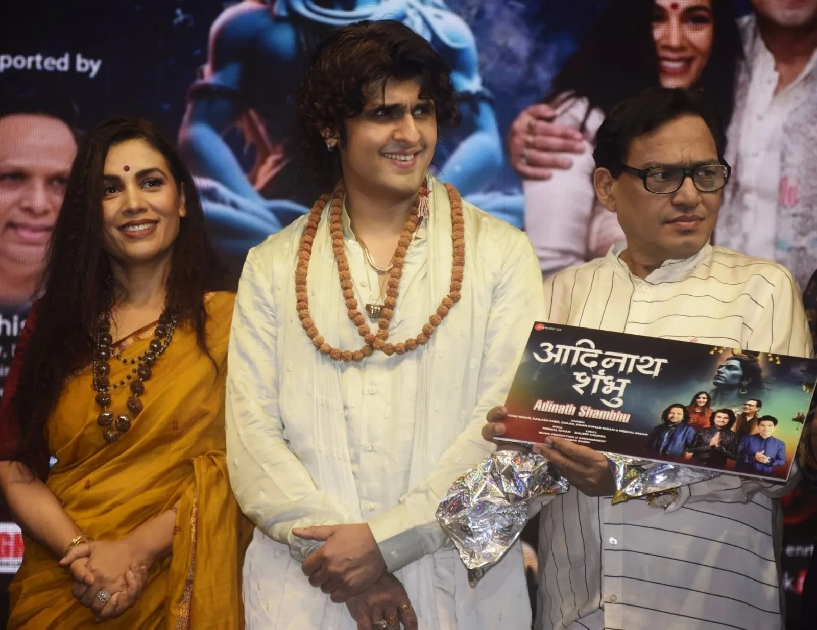 Yogini Meenal Nigam with Sonu Nigam and Agam Kumar Nigam