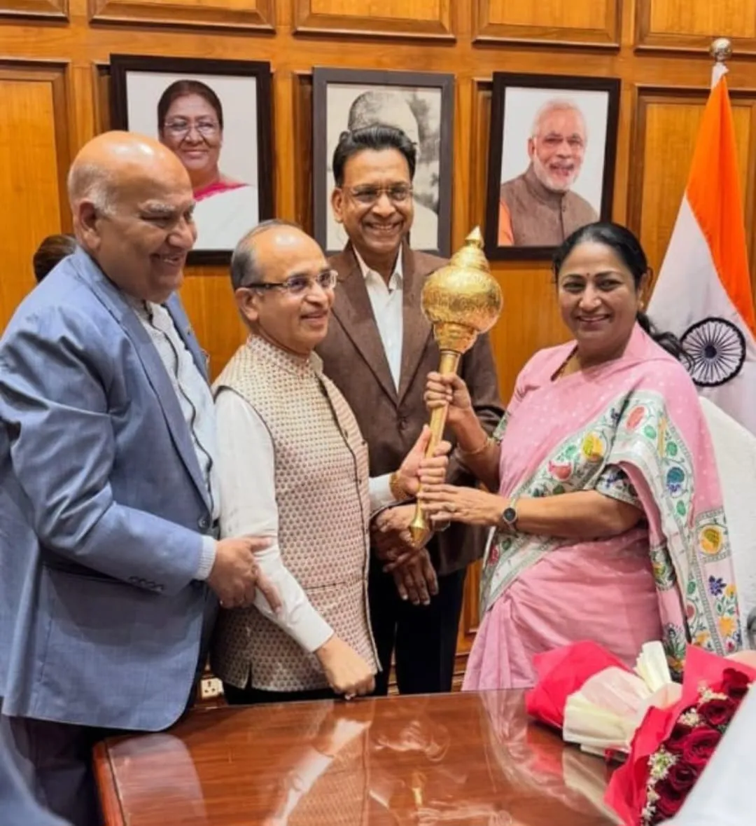 Representative of Luv Kush Ramlila Committee Red Fort Ground Delhi congratulated Mrs Rekha Gupta on becoming the Chief Minister of Delhi