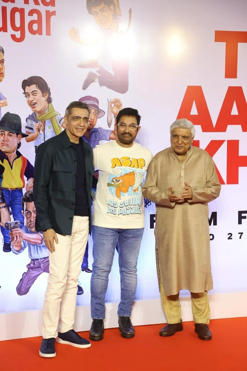Mega-star Aamir Khan with Javed Akhtar and (left) Ajay Bijli (PVR-INOX)