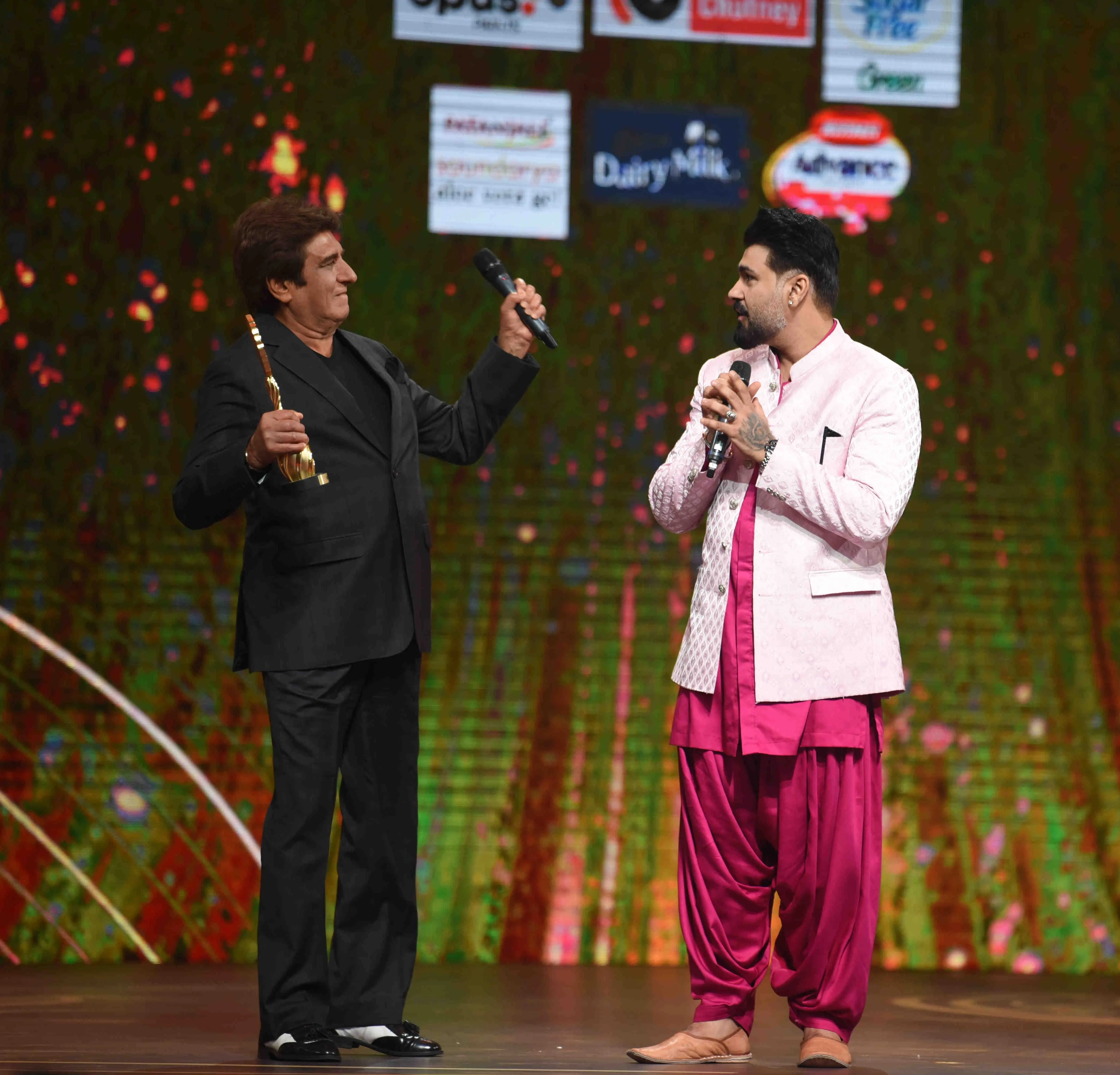 Raj Babbar surprises Aarya Babbar