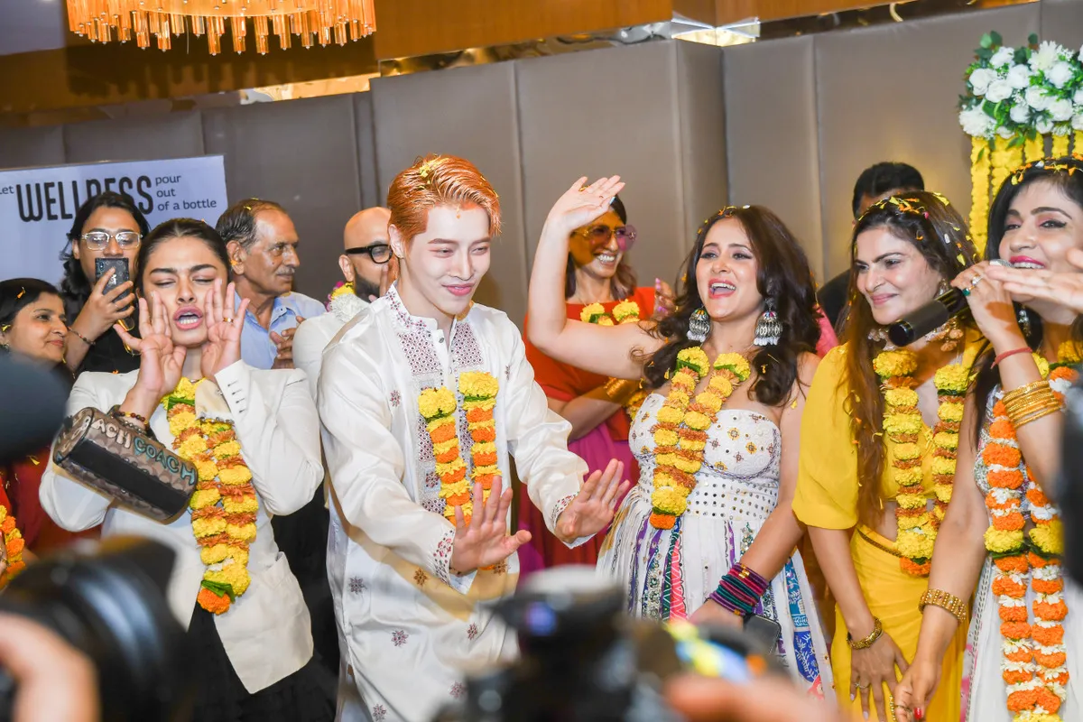 Aoora with Shweta Khanduri, Aastha Rawal