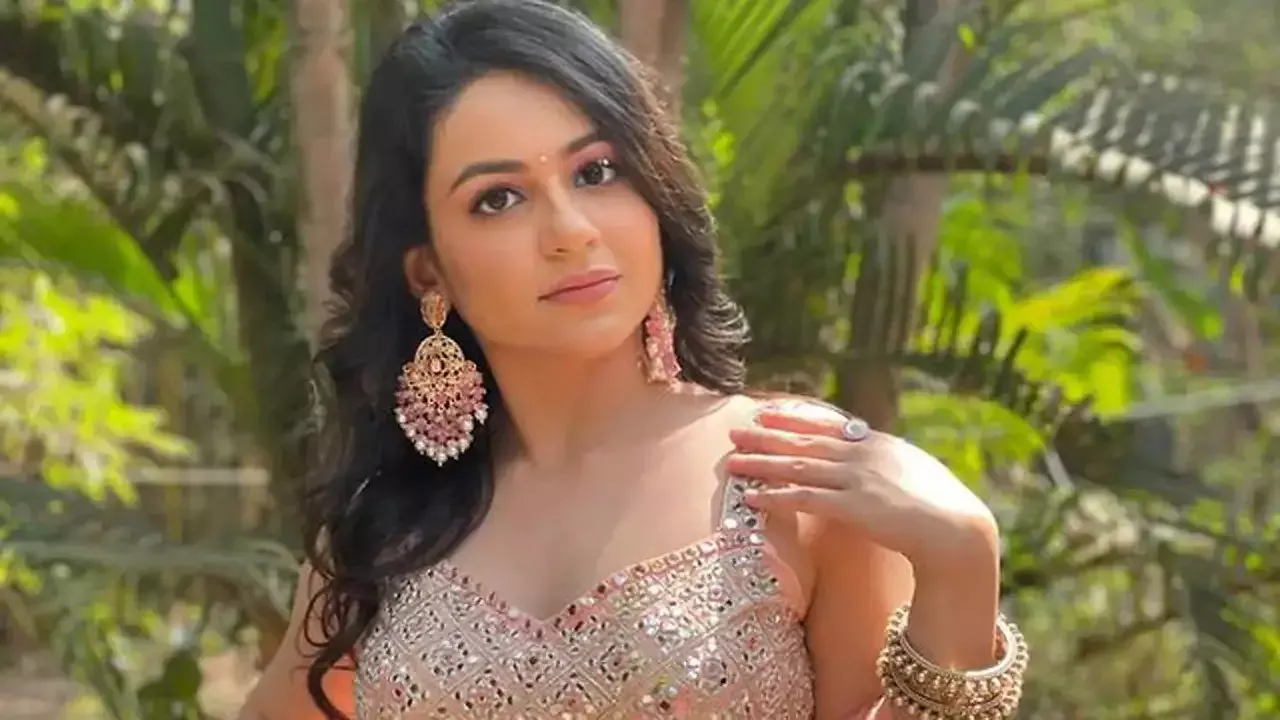 Udne Ki Aasha  Riya Aka Vaishali Arora Reveals Her Choices, Fun Rapid Fire!