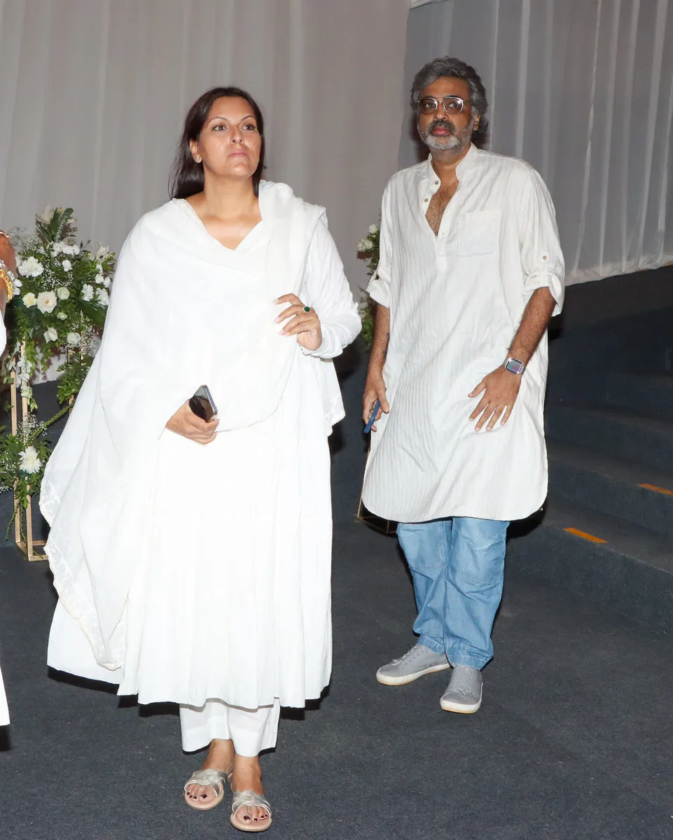 Avinash Gowarikar with wife