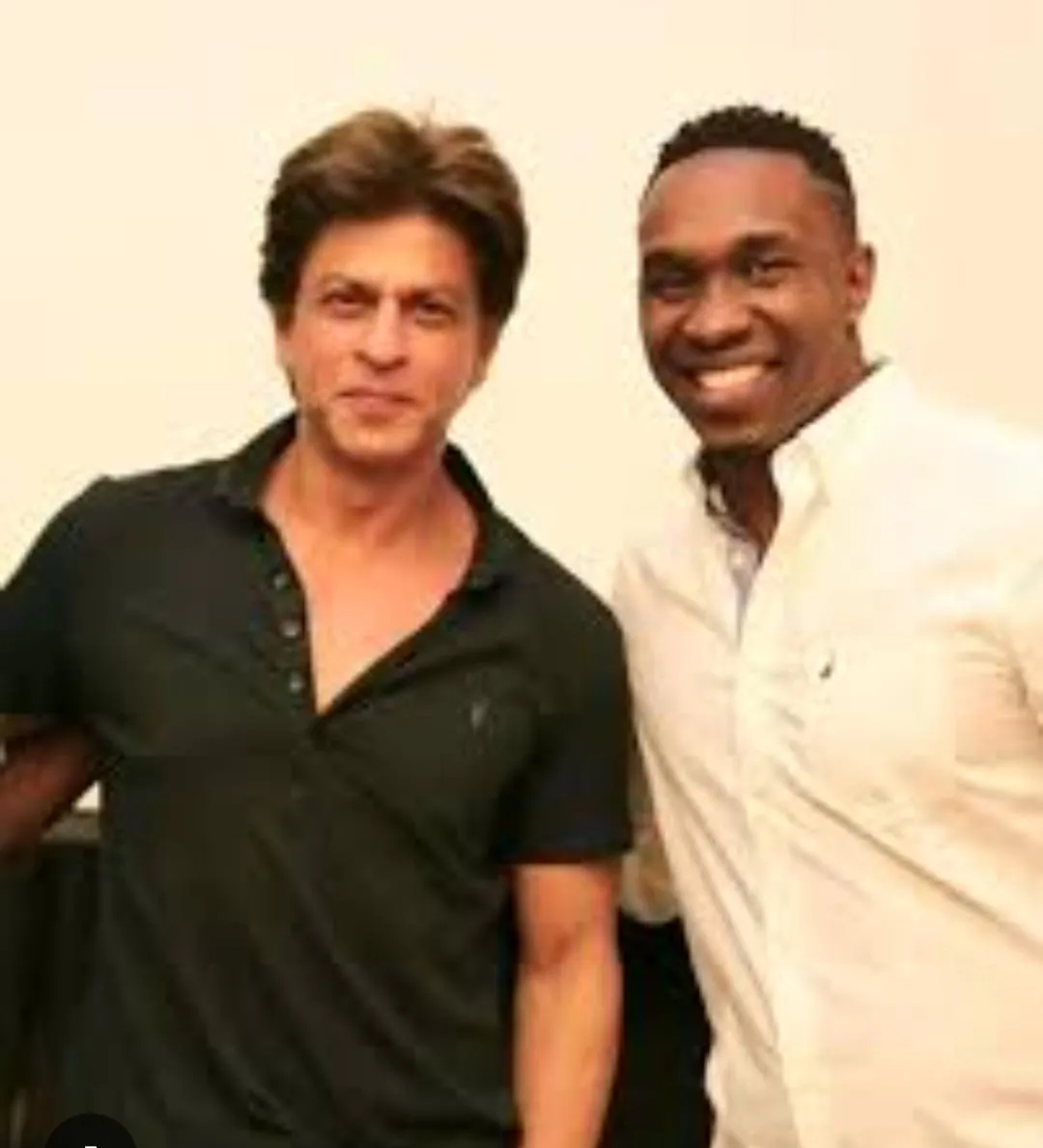 Shah Rukh Khan with KKR-Team mentor D J Bravo