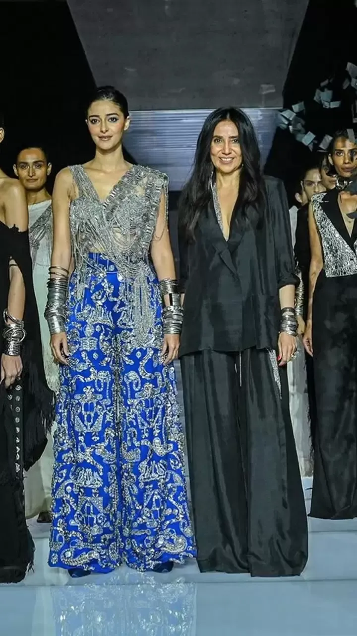 ananya pandey Anamika Khanna