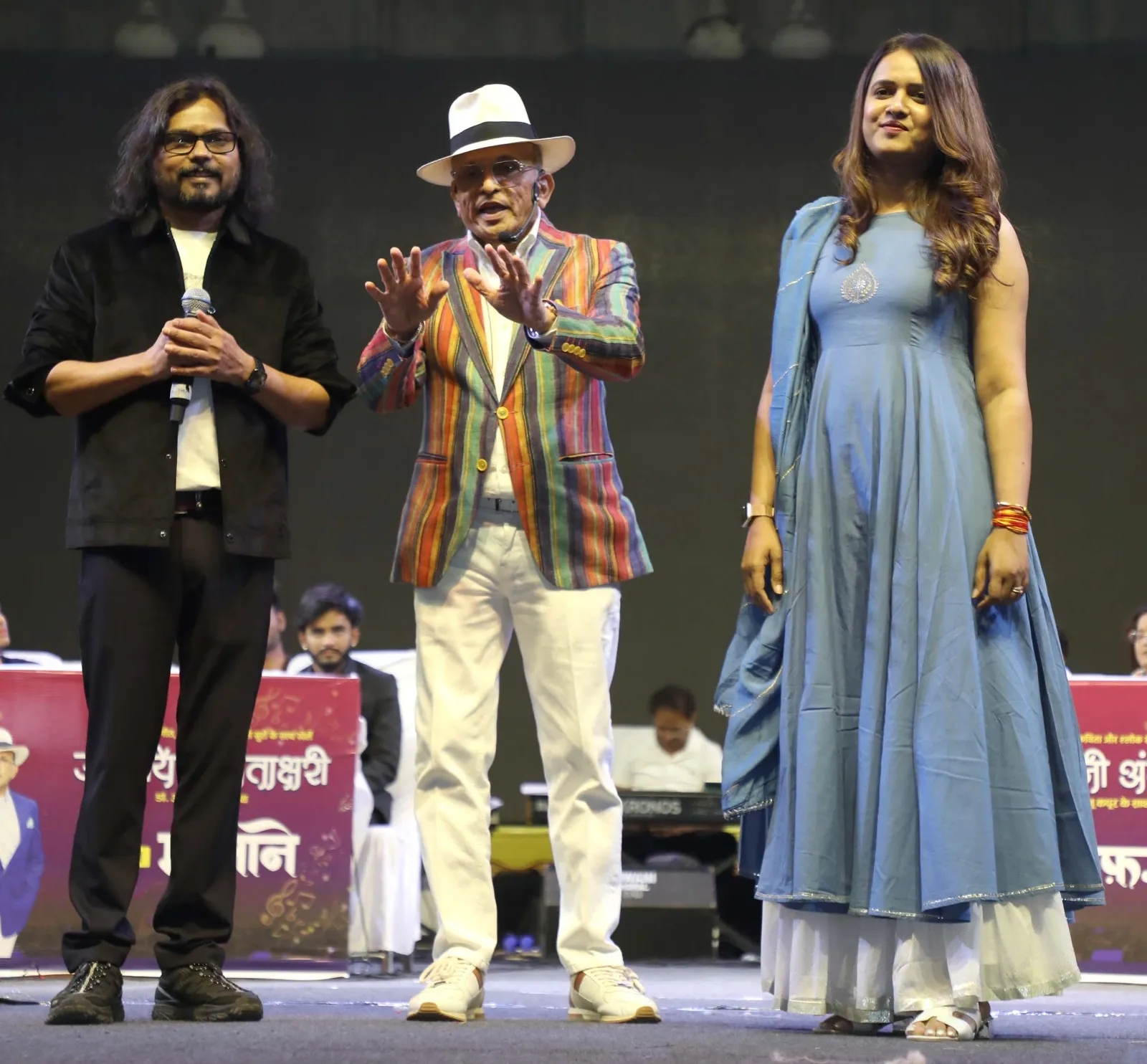 Ujjaini Antakshari adorned with shlokas and couplets Dr.Annu Kapoor took over hosting in Vikramotsav 2025