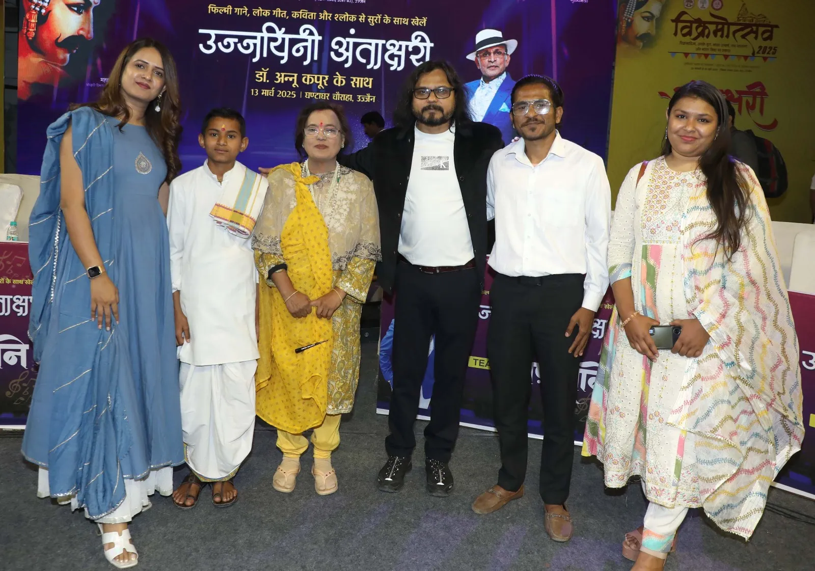 Ujjaini Antakshari adorned with shlokas and couplets Dr.Annu Kapoor took over hosting in Vikramotsav 2025