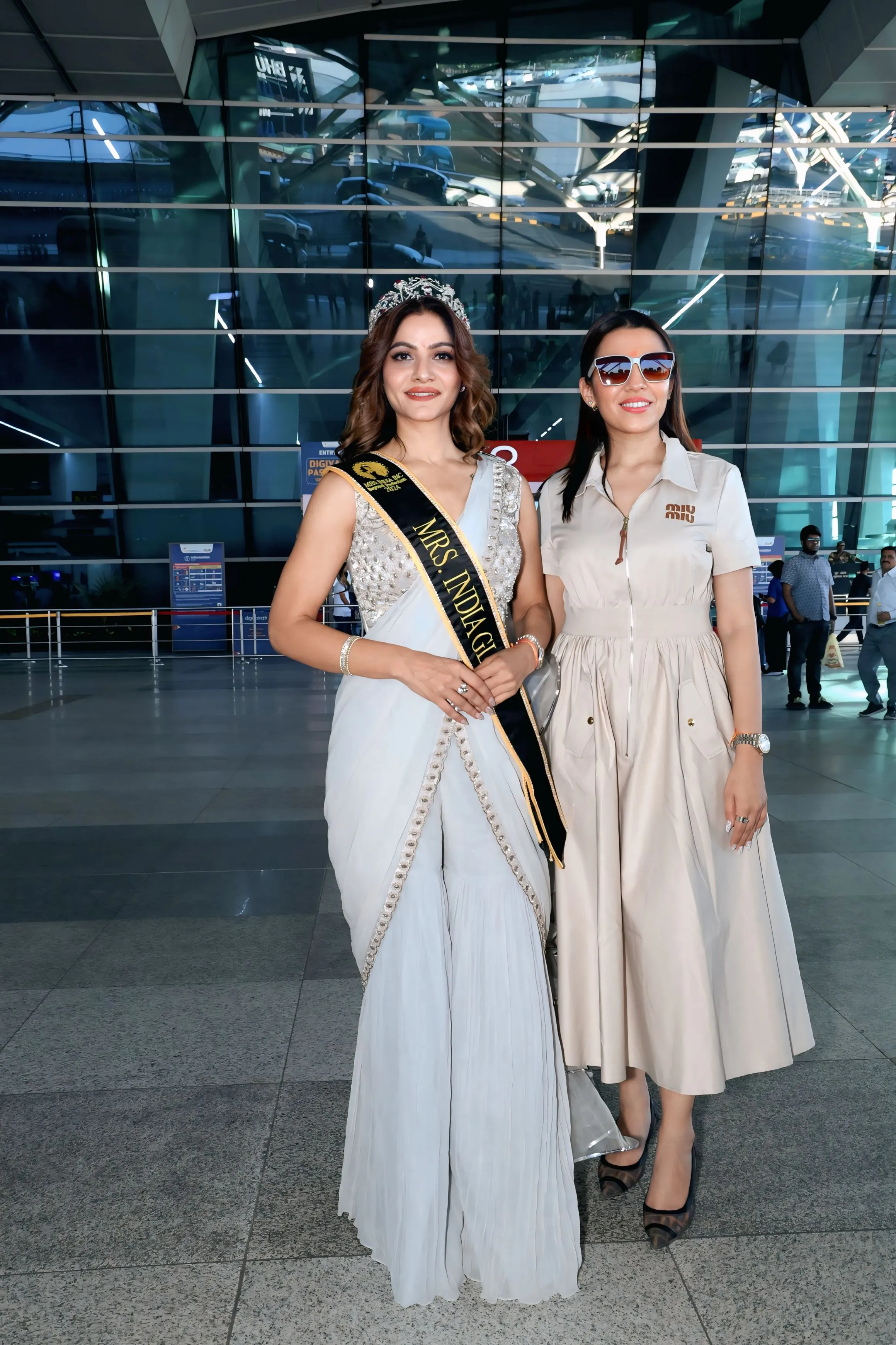 Mrs. Anuradha Garg Leaves for China to Represent India at Mrs. Globe, Fans Give a Grand Send-Off 