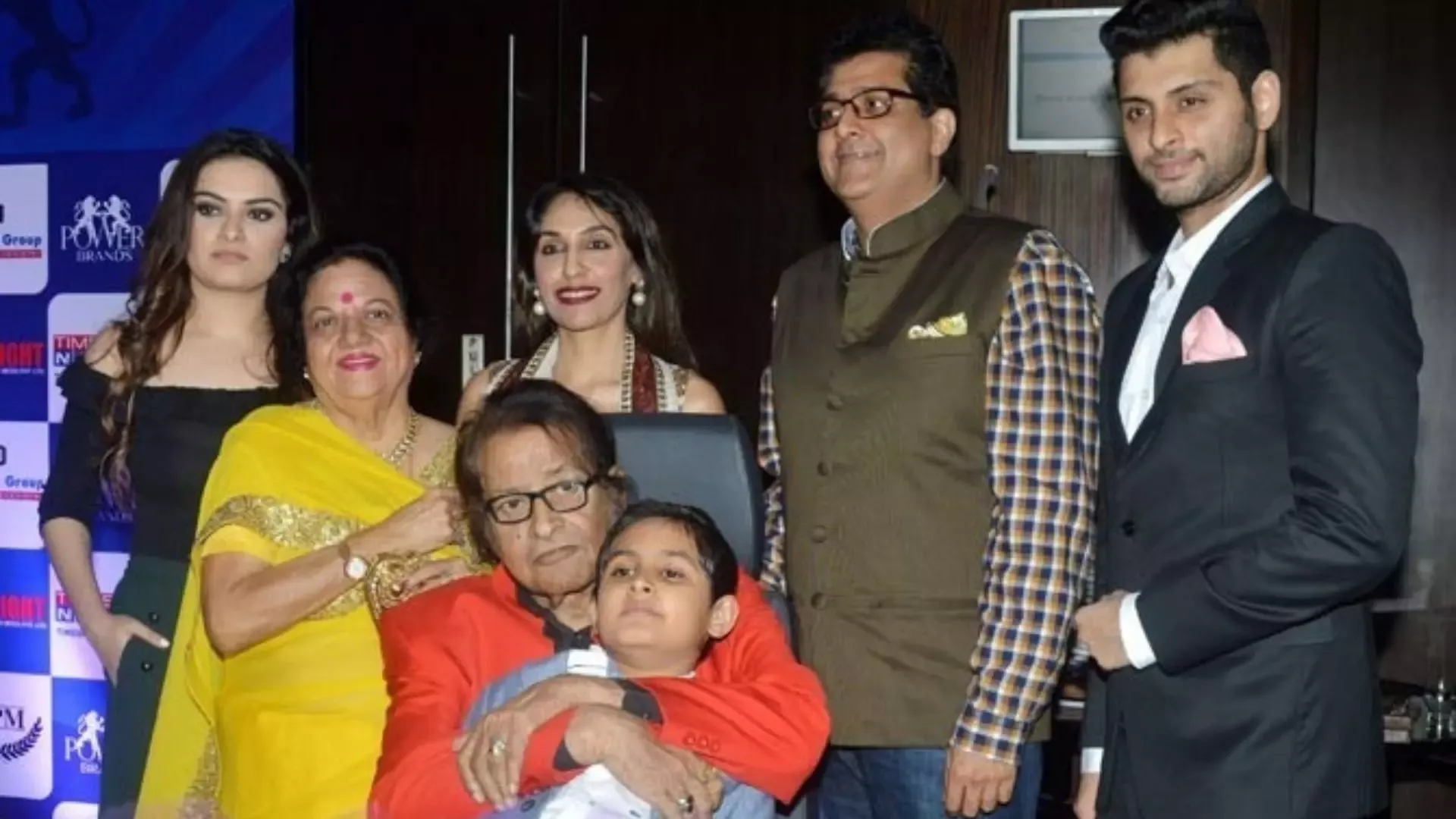 manoj kumar family
