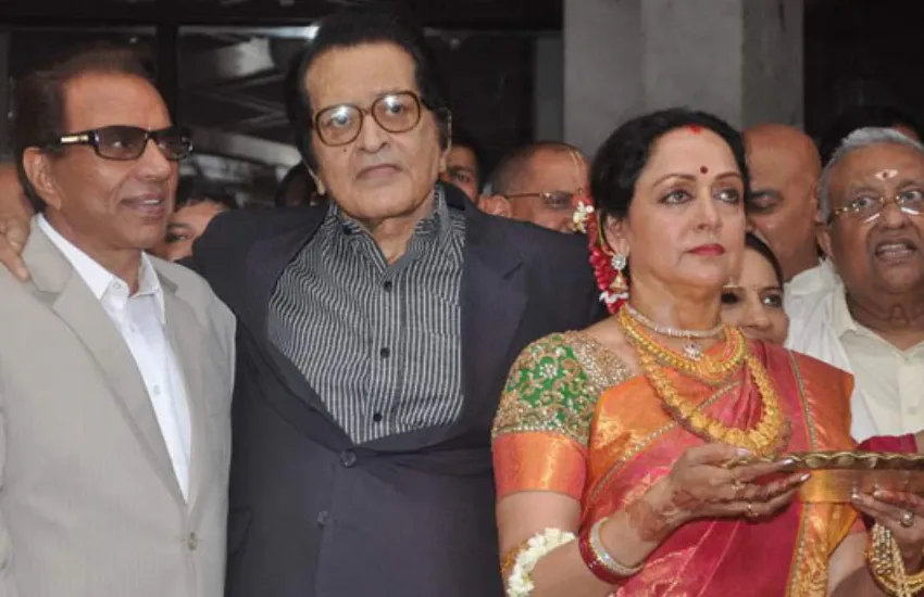 Dharmendra and Manoj Kumar