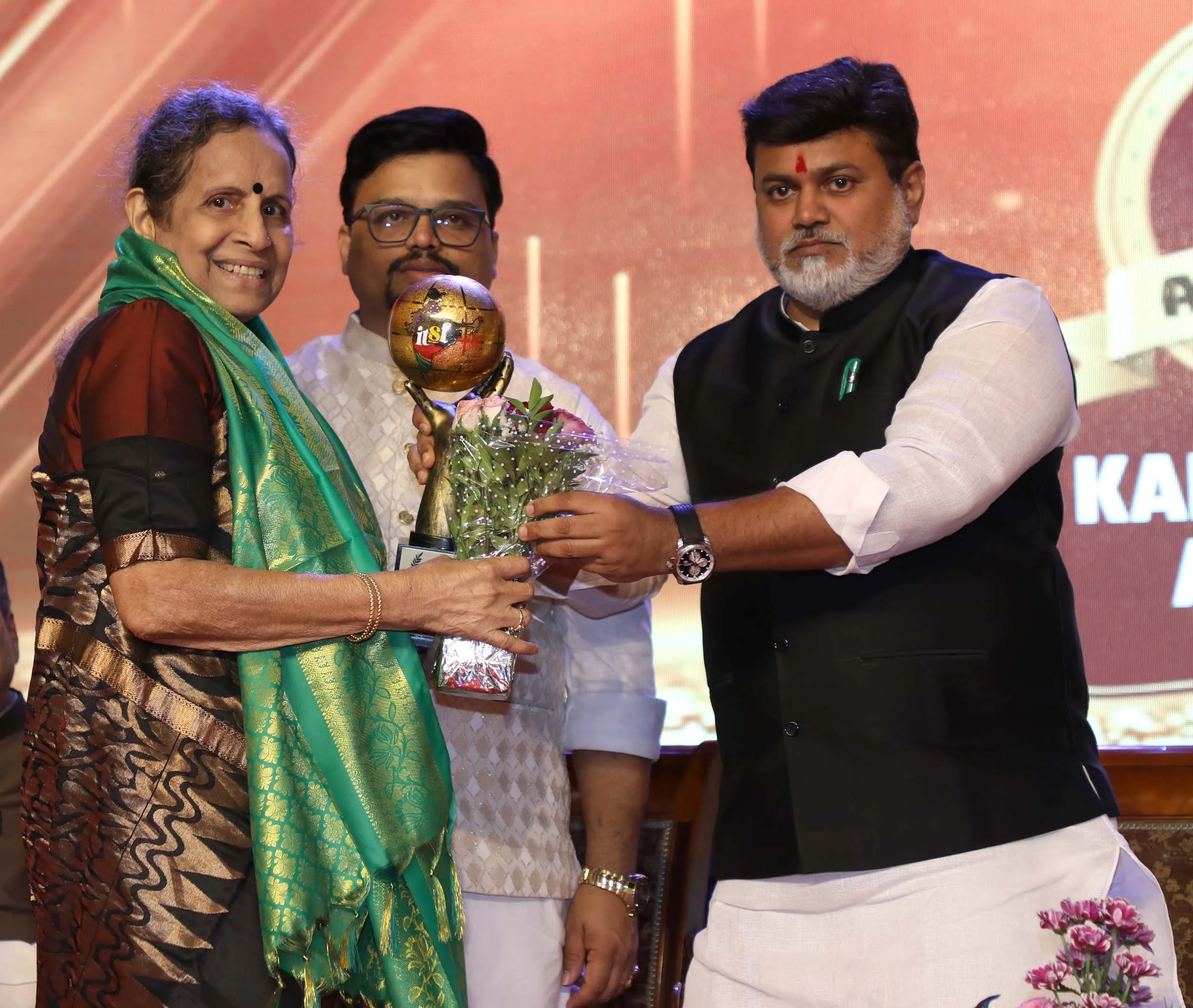 Usha Nadkarni,Dattatraya Mane & Uday Samant