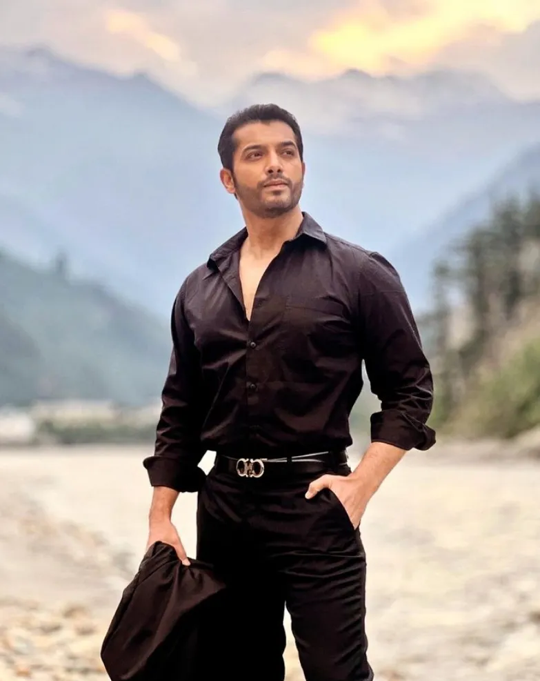 Sharad_Malhotra009