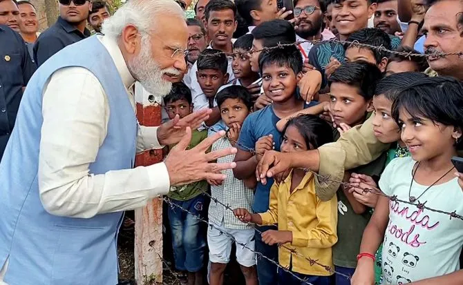 03modi-kids.jpg