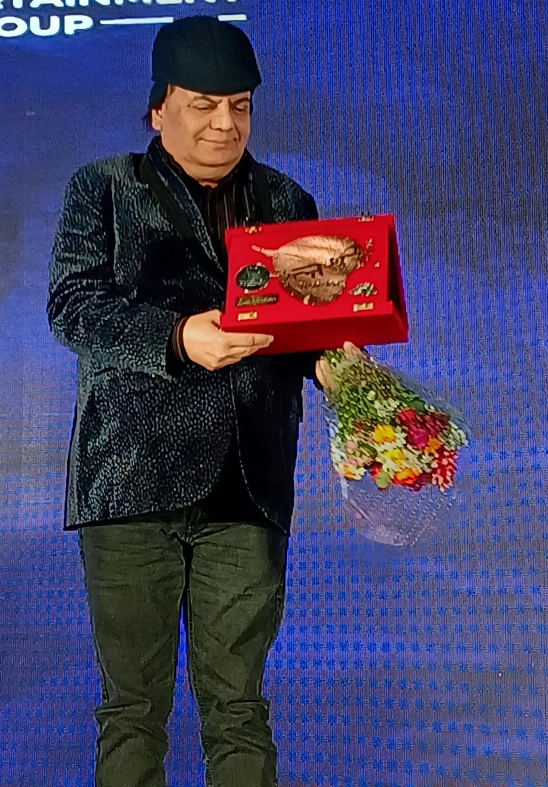 Senior journalist and famous film critic Pradeep Sardana received Ratnashree Samman for his special achievements