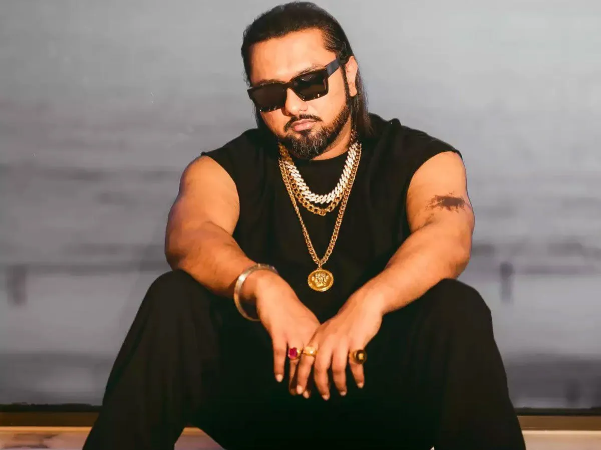 honey singh birthday unknown facts about rapper life and career, हनी सिंह  को हो चुकी है ये गंभीर बीमारी, 11 साल पहले की थी दोस्त से शादी, पढ़ें  Unknown Facts | Bollywood News