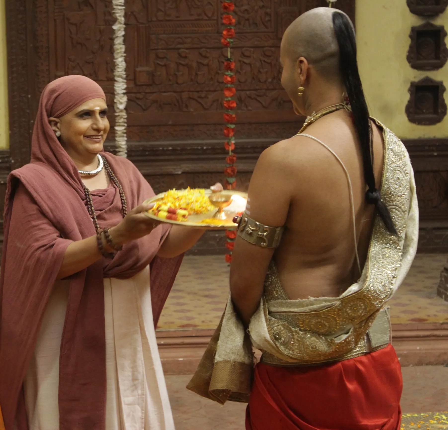 ‘‘सेट पर मैं अम्मा के सबसे करीब हूं’’, यह कहना है कृष्णा भारद्वाज का, जो निमिषा वखारिया के साथ अपने रिश्ते को बयां कर रहे हैं