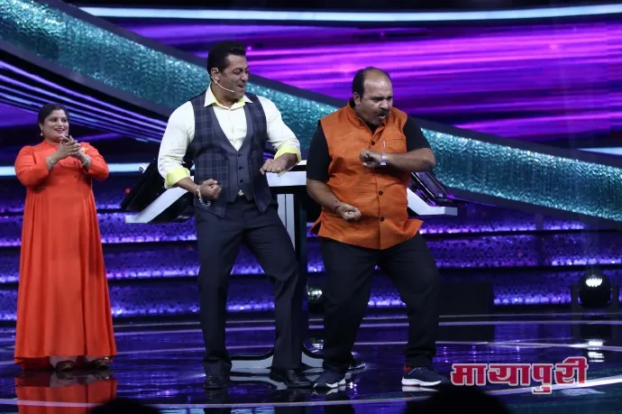 Dancing uncle with Salman Khan on Dus Ka Dum