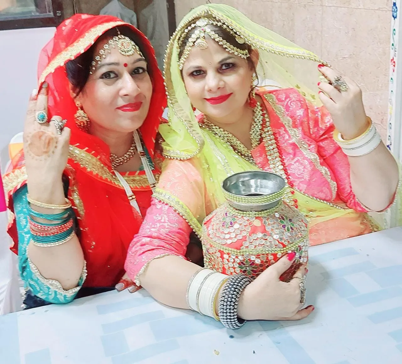 अध्यक्ष रचना सरीन आईपेक्स लेडीज क्लब में हुआ भारतीय परिधानों में हुआ लोक नृत्य
