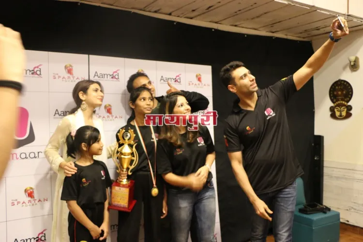 Fatima Shaikh along with Ishita Sharma and Amin Rozani take a selfie with the MukkaMaar girls