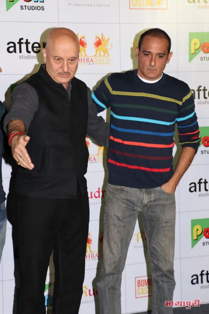 Anupam Kher, Akshaye Khanna